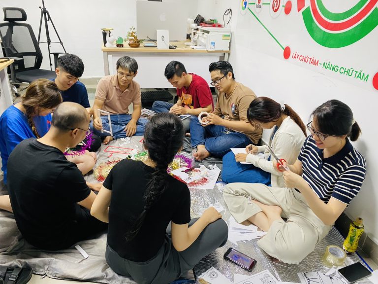 Trung Thu 2023: Sáng Tạo Lồng Đèn Tại HD Agency